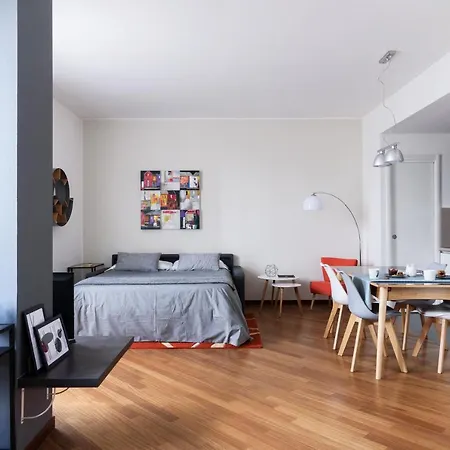 Joivy Superb Flat With Office * Milan